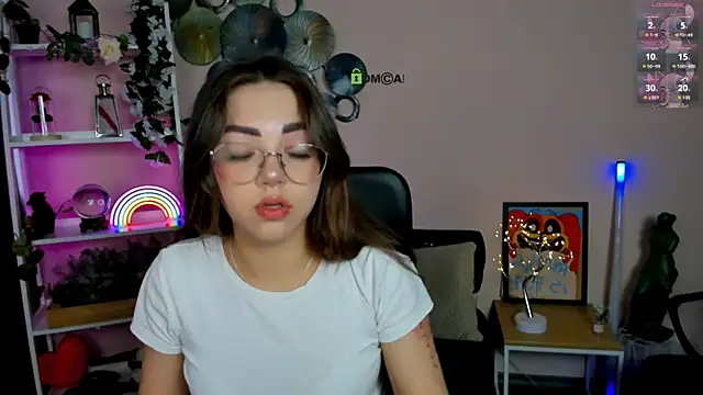 lina fox12 online show from 18, 4, 2026