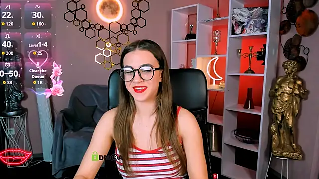 Snapshot of lina_fox12 chatting on 18, 10, 2025 lina fox12 online show from 18, 10, 2025