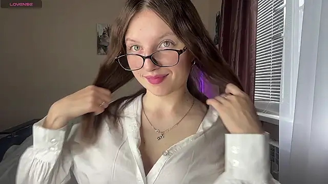 JanellHousen online show from 24, 7, 2026