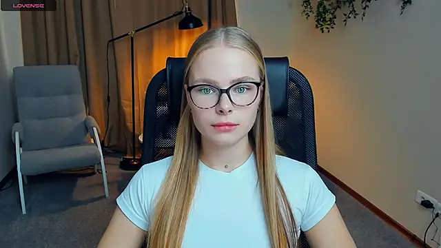 LibbyVenzeio online show from 2, 10, 2025