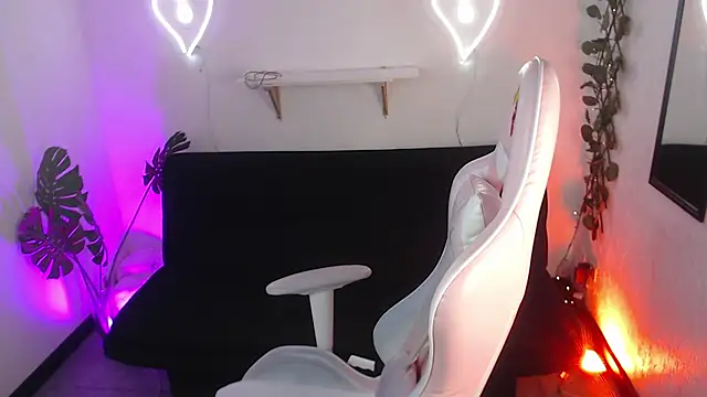 Snapshot of Lexy_Storm_18 chatting on 20, 10, 2025 Lexy Storm 18 online show from 20, 10, 2025