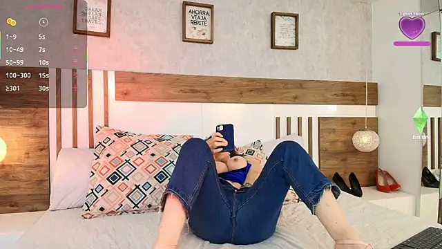 Snapshot of LucianaWainN chatting on 12, 6, 2026 LucianaWainN online show from 12, 6, 2026