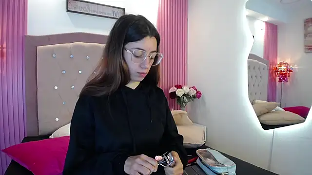 MarinetteLux online show from 25, 3, 2026