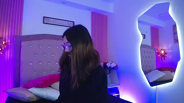 MarinetteLux online show from 20, 3, 2026