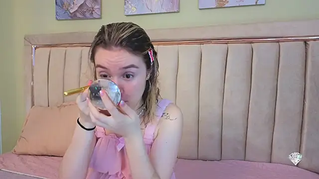 Lucia Copper online show from 29, 10, 2025