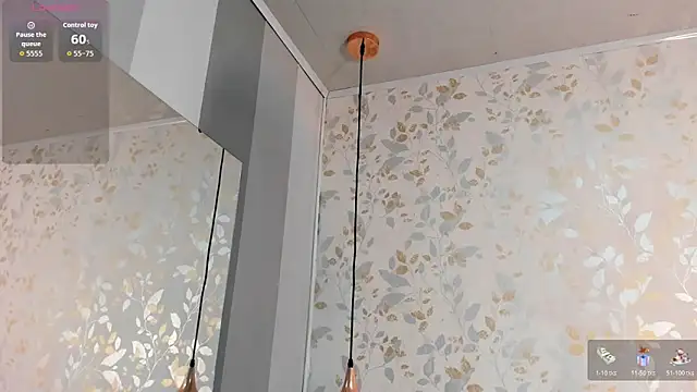 Snapshot of Luciaoregon chatting on 8, 11, 2025 Luciaoregon online show from 8, 11, 2025