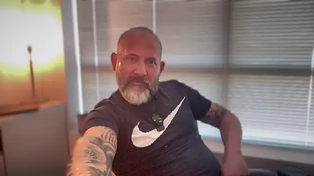 Snapshot of fuckadilf chatting on 3, 5, 2026 fuckadilf online show from 3, 5, 2026
