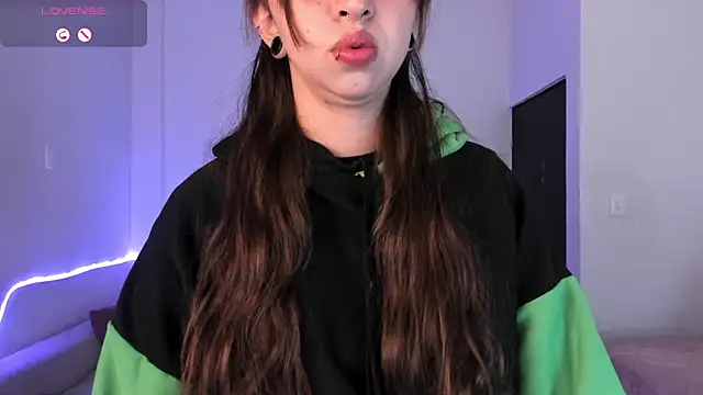 Snapshot of Scarlett__Cooper__ chatting on 28, 10, 2025 Scarlett Cooper online show from 28, 10, 2025