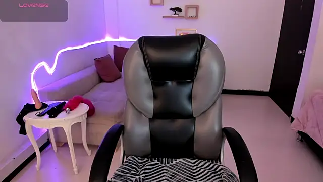 Snapshot of Scarlett__Cooper__ chatting on 7, 11, 2025 Scarlett Cooper online show from 7, 11, 2025