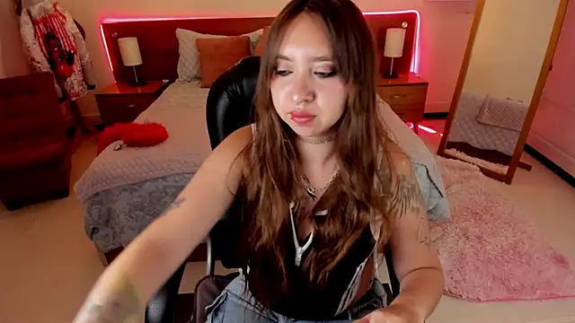 Snapshot of Scarlett__Cooper__ chatting on 18, 10, 2025 Scarlett Cooper online show from 18, 10, 2025