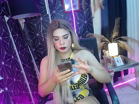 Snapshot of Kylaanne chatting on 19, 5, 2026 Kylaanne online show from 19, 5, 2026