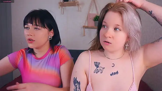 EviaVanveen online show from 1, 12, 2025