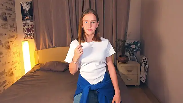 Snapshot of TienKnous chatting on 14, 10, 2025 TienKnous online show from 14, 10, 2025