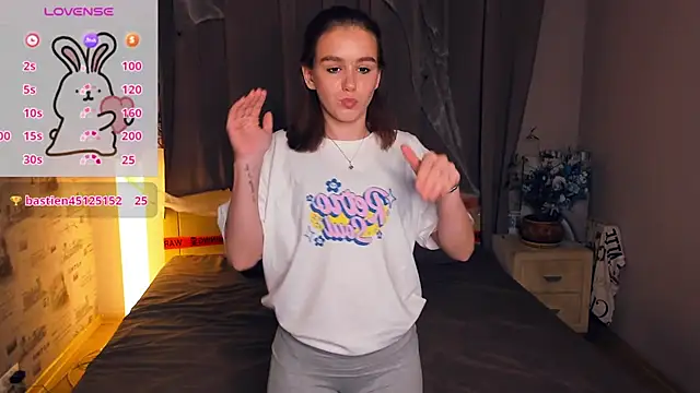 Snapshot of TienKnous chatting on 10, 11, 2025 TienKnous online show from 10, 11, 2025