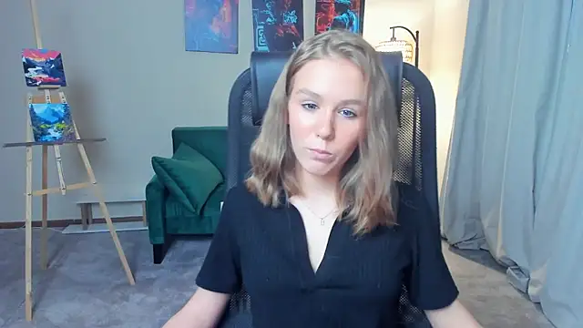 Snapshot of TienKnous chatting on 2, 10, 2025 TienKnous online show from 2, 10, 2025