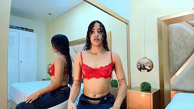 Snapshot of Megan_Siner chatting on 5, 11, 2025 Megan Siner online show from 5, 11, 2025