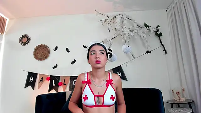 cloe taylor   online show from 28, 10, 2025