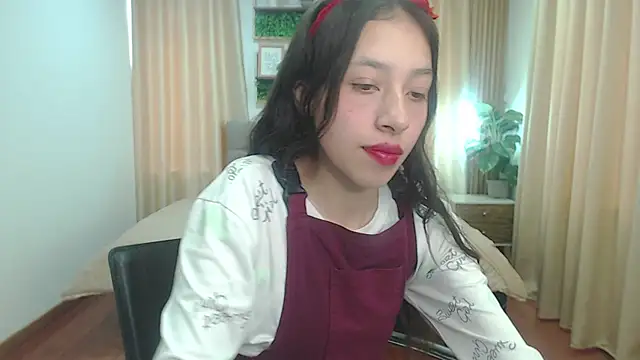 valeria roussi  online show from 2, 10, 2025