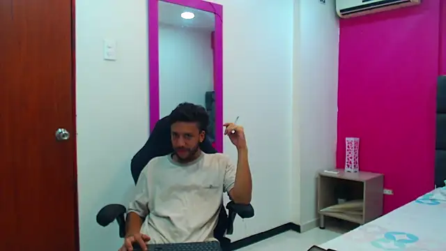 Juan FelipeX01 online show from 6, 10, 2025