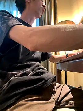 HenryLee1983-cums online show from 7, 10, 2025