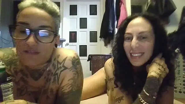 inkdhollow1 online show from 18, 6, 2026