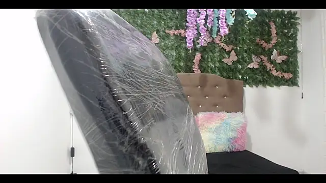 Snapshot of cristal_hills_19 chatting on 1, 12, 2025 cristal hills 19 online show from 1, 12, 2025