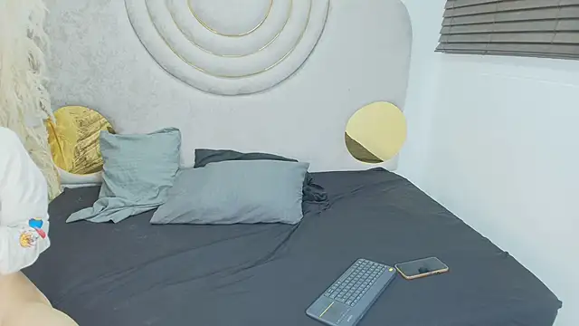 Scaarlett 22  online show from 13, 1, 2026