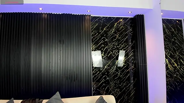 Snapshot of VenusCooper chatting on 31, 10, 2025 VenusCooper online show from 31, 10, 2025