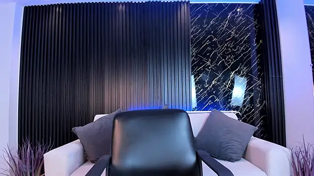 Snapshot of VenusCooper chatting on 24, 11, 2025 VenusCooper online show from 24, 11, 2025