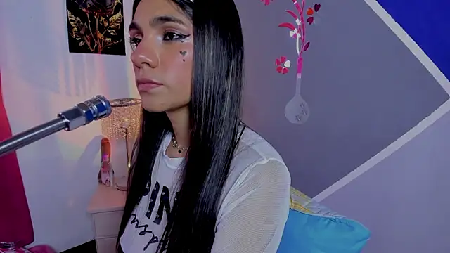 Snapshot of susi_hot13 chatting on 24, 11, 2025 susi hot13 online show from 24, 11, 2025