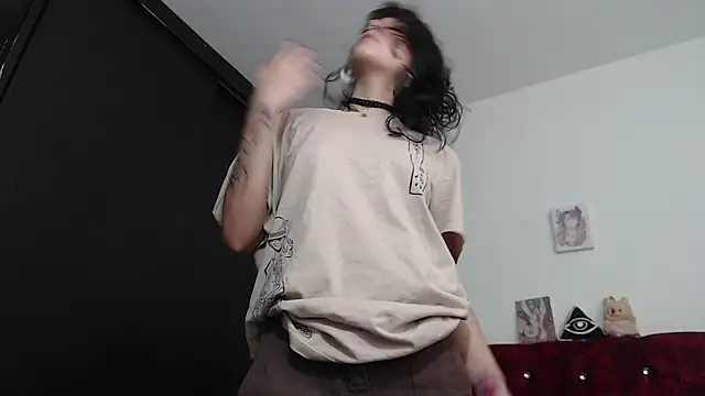 Lia Carter  online show from 5, 11, 2025