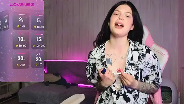 Kimi-Roxy online show from 6, 10, 2025