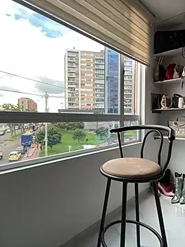 Zoe riivas online show from 2, 2, 2026