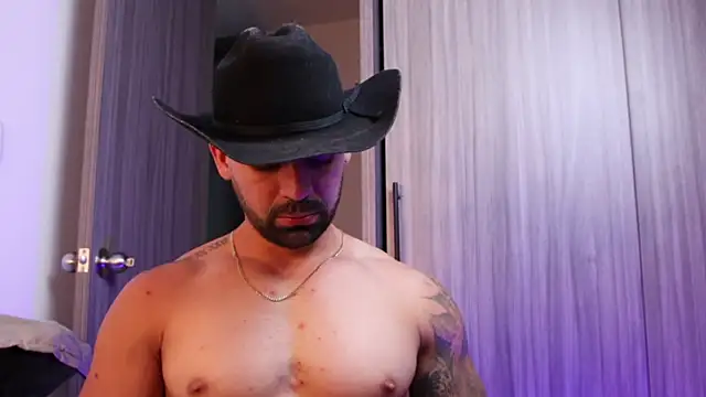 Snapshot of SOY_MIKE chatting on 7, 11, 2025 SOY MIKE online show from 7, 11, 2025