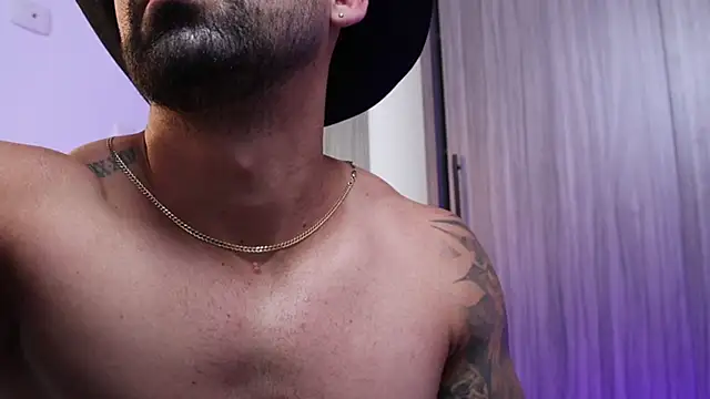 Snapshot of SOY_MIKE chatting on 25, 11, 2025 SOY MIKE online show from 25, 11, 2025