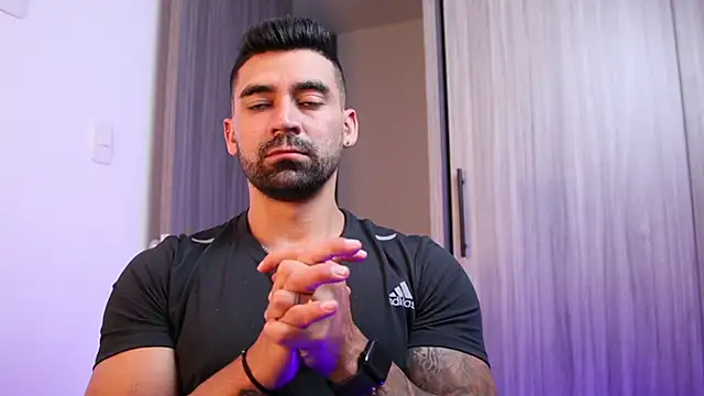 Snapshot of SOY_MIKE chatting on 6, 11, 2025 SOY MIKE online show from 6, 11, 2025