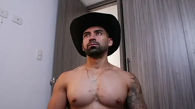 Snapshot of SOY_MIKE chatting on 26, 11, 2025 SOY MIKE online show from 26, 11, 2025