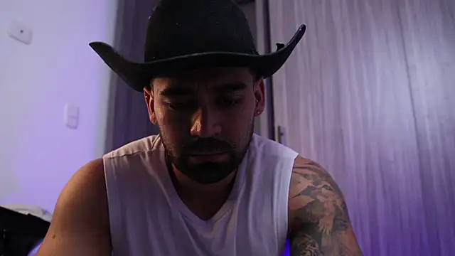 Snapshot of SOY_MIKE chatting on 27, 11, 2025 SOY MIKE online show from 27, 11, 2025