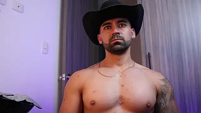 Snapshot of SOY_MIKE chatting on 4, 11, 2025 SOY MIKE online show from 4, 11, 2025