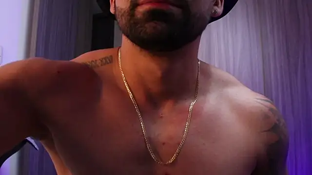 Snapshot of SOY_MIKE chatting on 10, 11, 2025 SOY MIKE online show from 10, 11, 2025