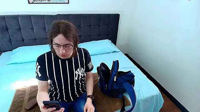 Snapshot of SnowyX_ chatting on 9, 10, 2025 SnowyX online show from 9, 10, 2025