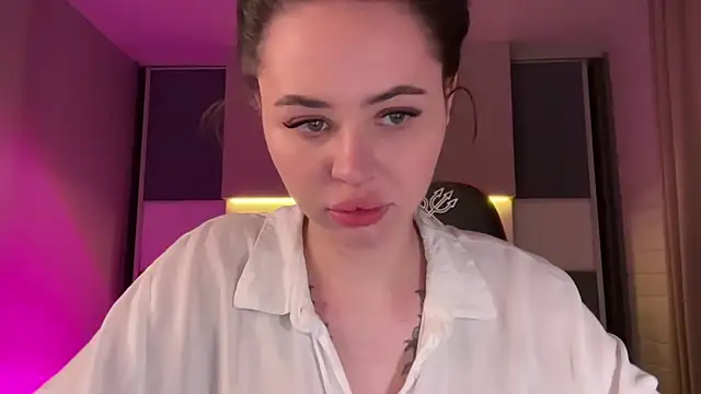 AlmaryKim online show from 13, 2, 2025