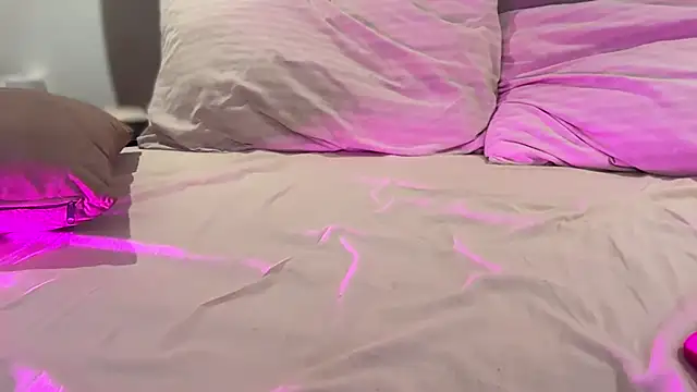 Snapshot of AlmaryKim chatting on 28, 10, 2025 AlmaryKim online show from 28, 10, 2025