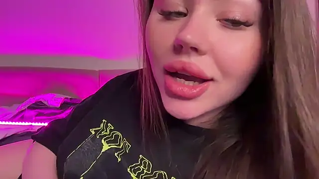 Snapshot of AlmaryKim chatting on 18, 11, 2025 AlmaryKim online show from 18, 11, 2025