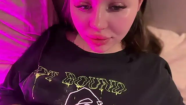 Snapshot of AlmaryKim chatting on 4, 11, 2025 AlmaryKim online show from 4, 11, 2025