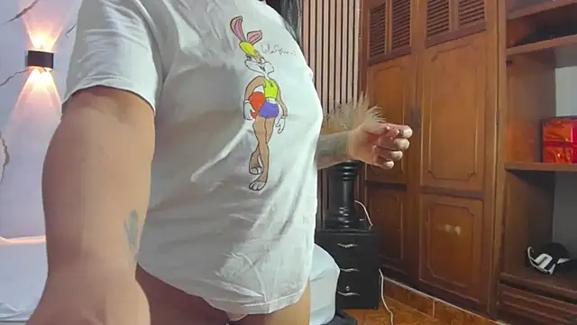 LucyAndBella online show from 4, 2, 2026