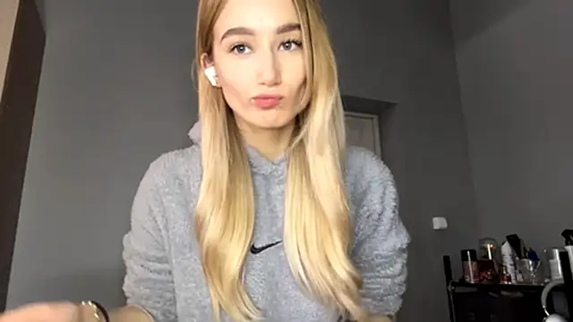 SweetCatherine online show from 7, 10, 2025