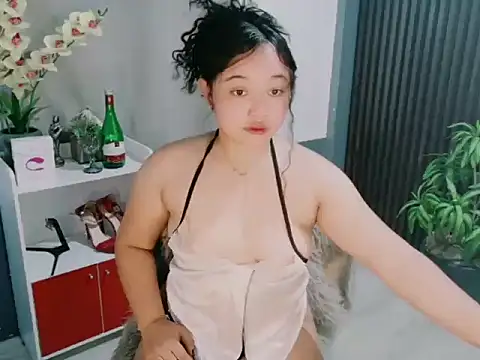 UrFavouriteCravings online show from 4, 12, 2025