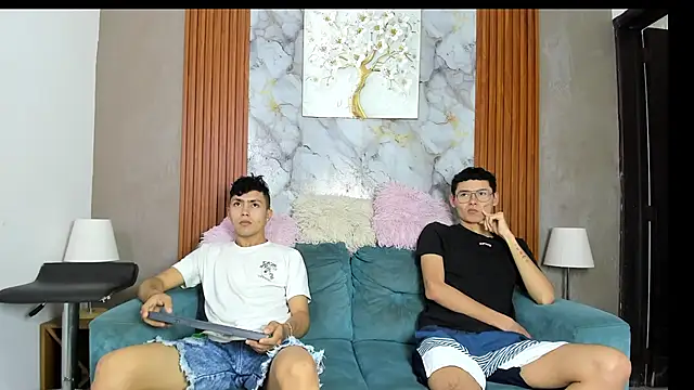 VERY HOT GUYS online show from 17, 6, 2026
