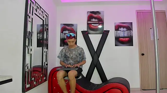 VERY HOT GUYS online show from 12, 11, 2025